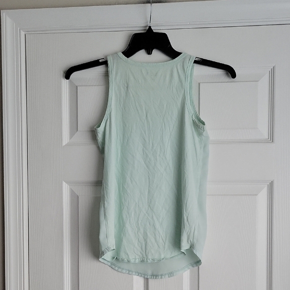 LOFT Green Sleeveless Tank Top - Picture 5 of 10